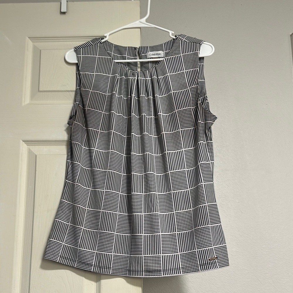 Calvin Klein Gray and White Sleeveless Boxy Blouse